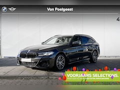 BMW 5-serie Touring - 530e xDrive M-Sport Driving Assistant Professional / Electrische Trekhaak / Head Up Displa