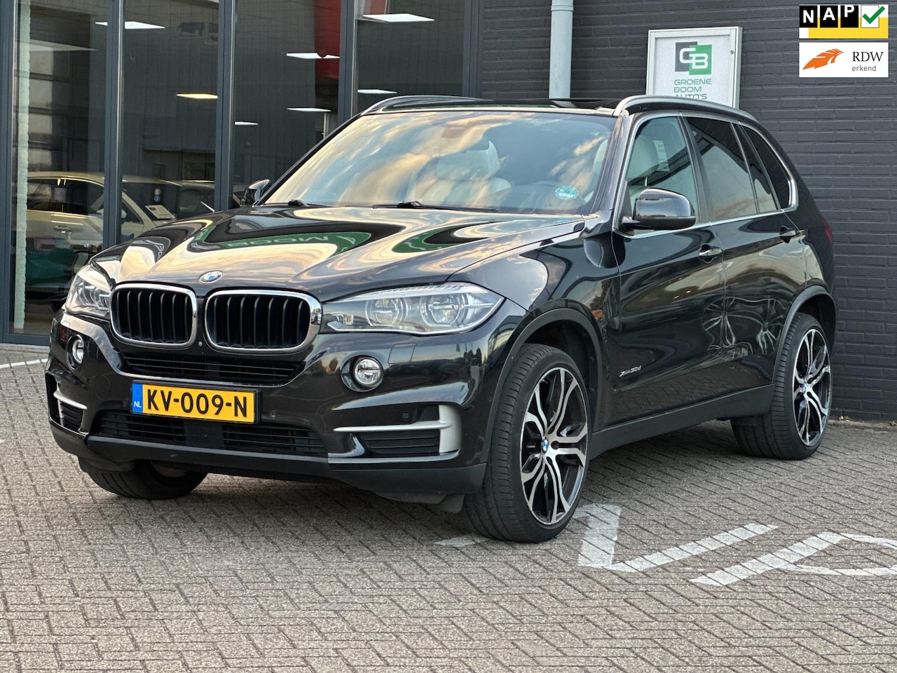 BMW X5 - XDrive30d High Executive/PANO-DAK/CAMERA/NAVI/XENON/LEDER/NETTE STAAT!! - AutoWereld.nl
