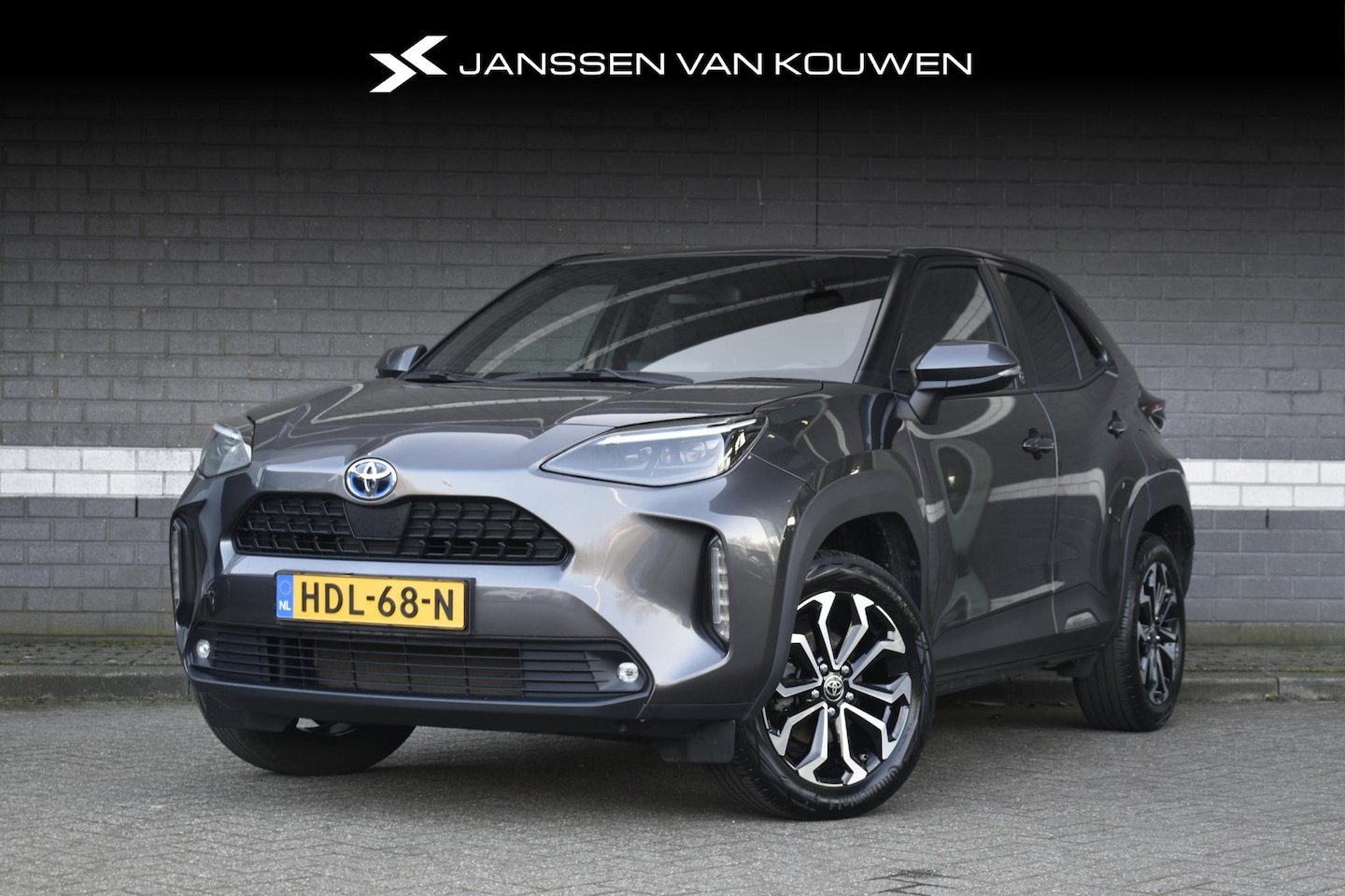 Toyota Yaris Cross - 1.5 Hybrid First Edition / Carplay / Camera / Navi / Stoel-Stuurverwarming - AutoWereld.nl