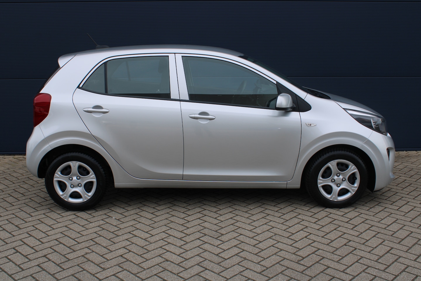 Kia Picanto - 1.0 DPi AMT 67pk 4-zits ComfortLine automaat | Bluetooth | Airco | Lage kilometerstand | - AutoWereld.nl
