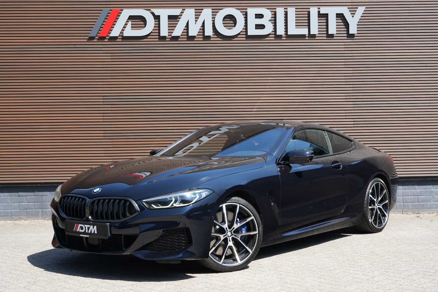 BMW 8-serie - 840d xDrive High Executive | M Carbondak + M Sportpakket | Harman Kardon | Individual Lede - AutoWereld.nl