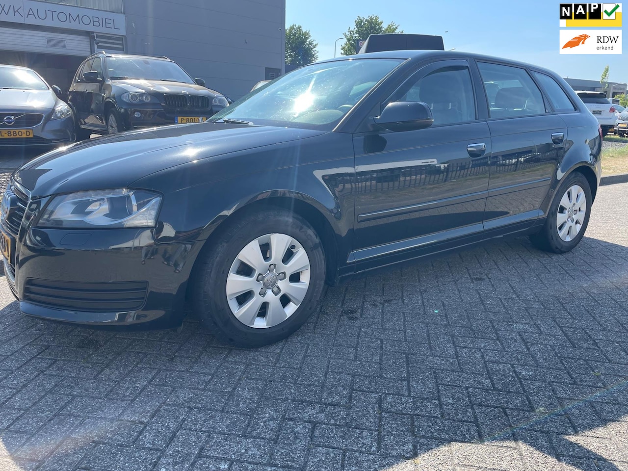 Audi A3 Sportback - 1.6 TDI Attraction 102 gram leer xenon - AutoWereld.nl