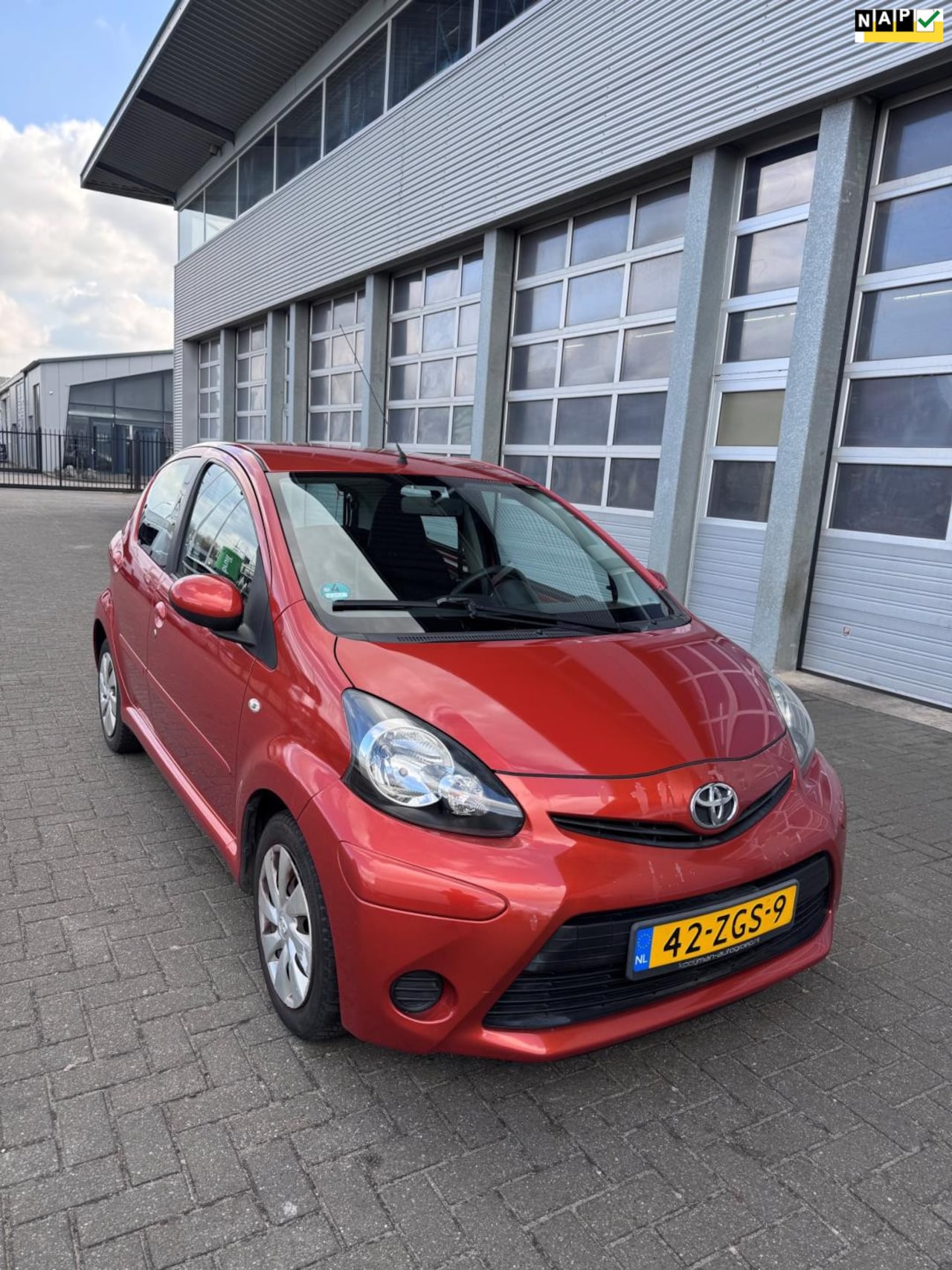 Toyota Aygo - 1.0 VVT-i Comfort Orange 1.0 VVT-i Comfort Orange - AutoWereld.nl