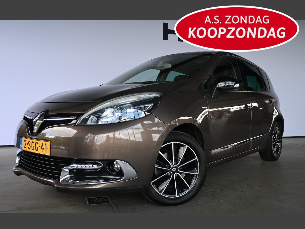 Renault Scénic - 1.2 TCe Bose Navigatie Trekhaak Airco Cruise control Dealer Onderhouden Inruil Mogelijk! - AutoWereld.nl