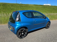 Peugeot 107 - 1.0-12V XR