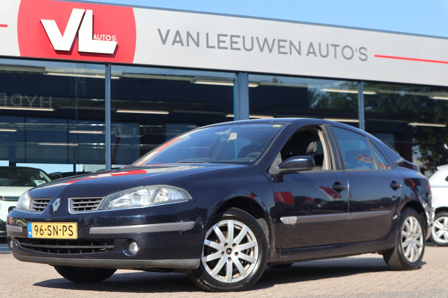 Renault Laguna - 1.6-16V Dynamique | Nieuw Binnen | Navi | Trekhaak | Airco - AutoWereld.nl