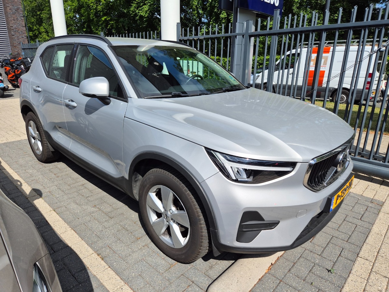 Volvo XC40 - 1.5 T2 Essential | Stoel + Stuurverwarming | PDC | Navigatie | Cruiscontrol | - AutoWereld.nl