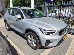 Volvo XC40 - 1.5 T2 Essential | Stoel + Stuurverwarming | PDC | Navigatie | Cruiscontrol |