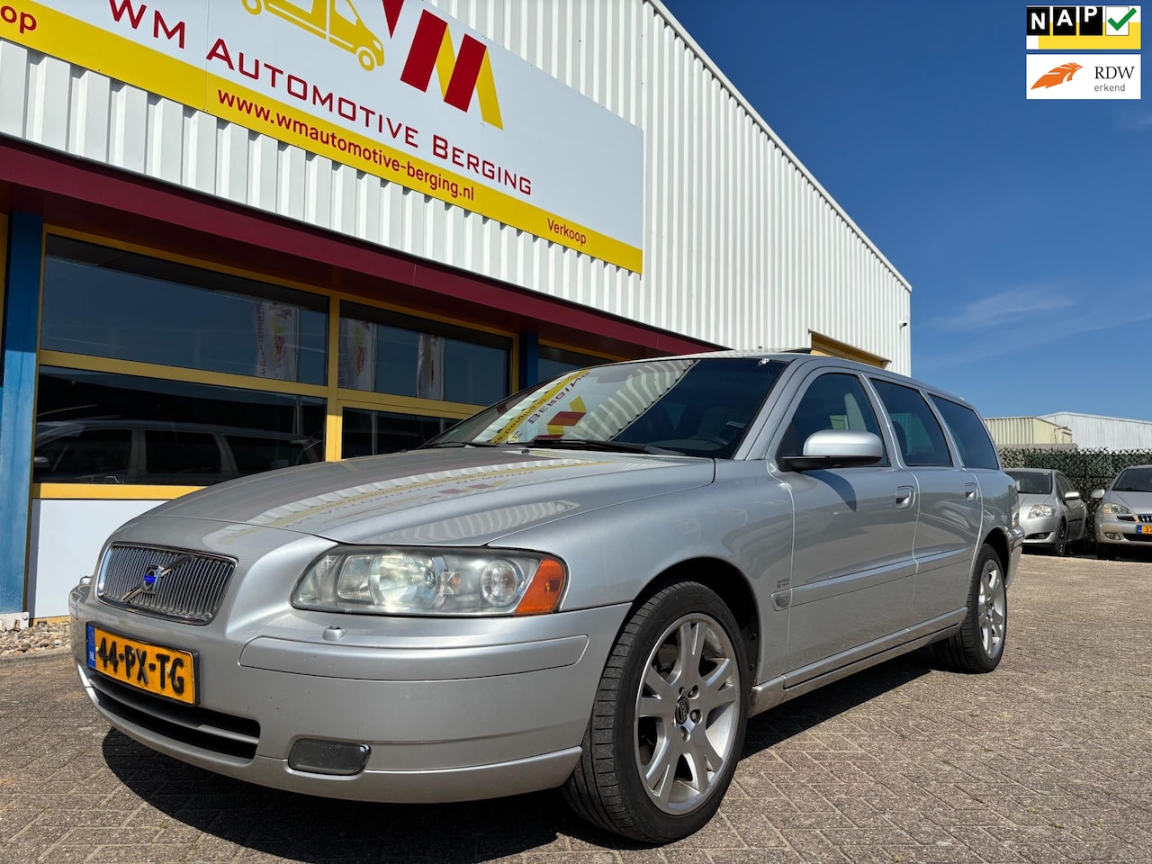 Volvo V70 - 2.5T AWD AUTOMAAT APK T/M 7-1-2026 - AutoWereld.nl