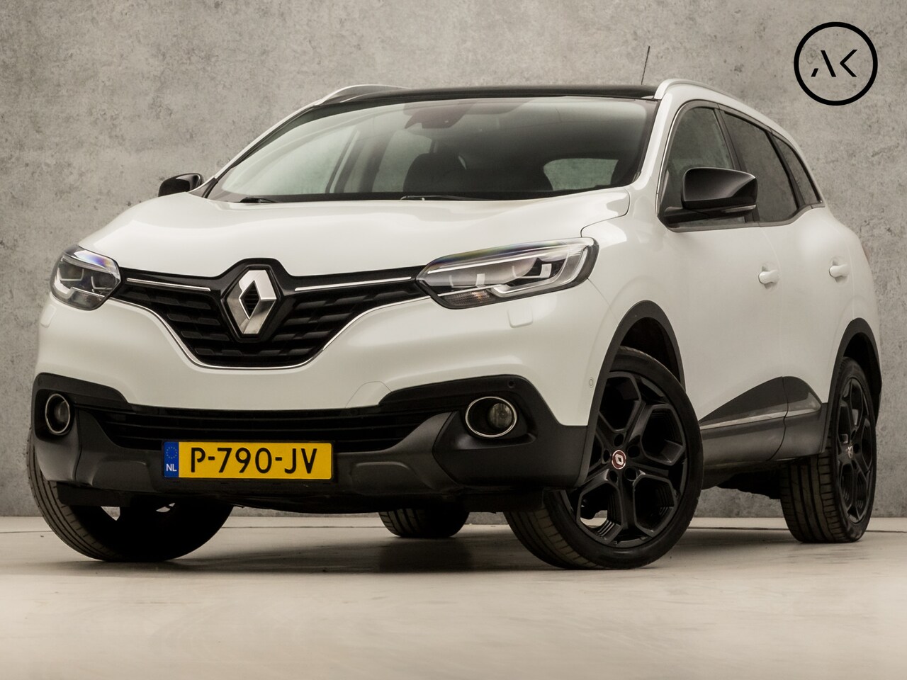 Renault Kadjar - 1.2 TCe Bose Automaat (PANORAMADAK, NAVIGATIE, VIRTUAL COCKPIT, LEDEREN SPORTSTOELEN, STOE - AutoWereld.nl