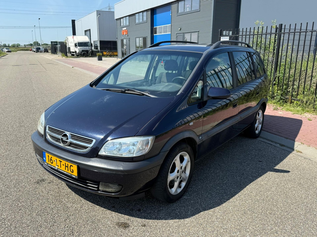 Opel Zafira - 2.2-16V 7 persoons auto - AutoWereld.nl