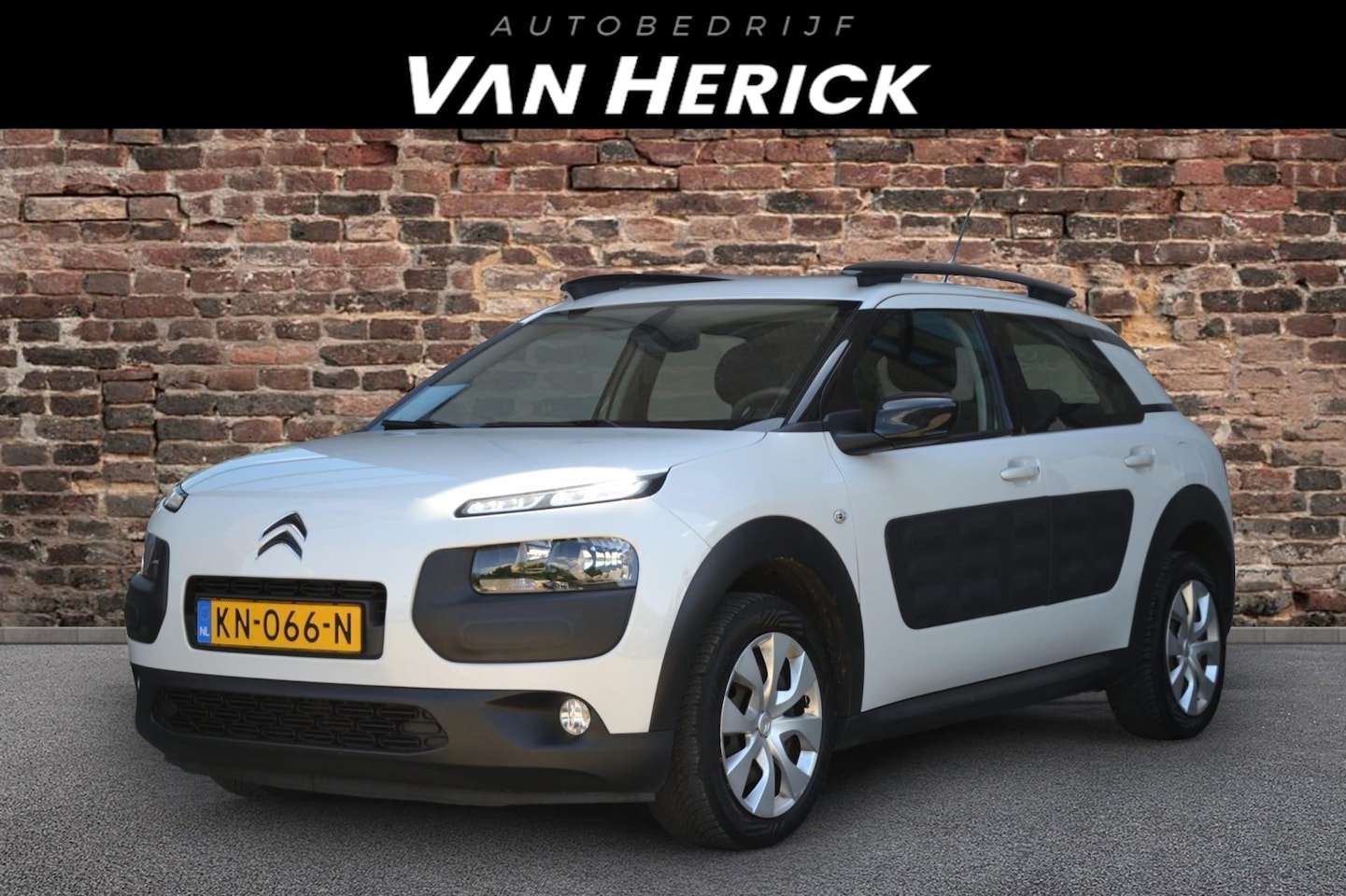 Citroën C4 Cactus - 1.2 PureTech Feel Automaat 82PK | Cruise | Clima | Navigatie - AutoWereld.nl