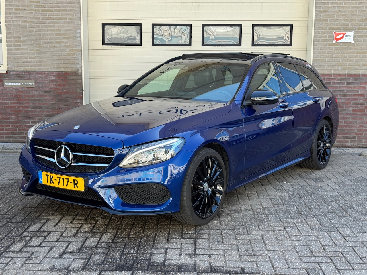 Mercedes-Benz C-klasse Estate - 220 CDI Prestige AMG | Burmester | Pano | Headup | Luchtvering | Sfeerlicht | El. Trekhaak - AutoWereld.nl