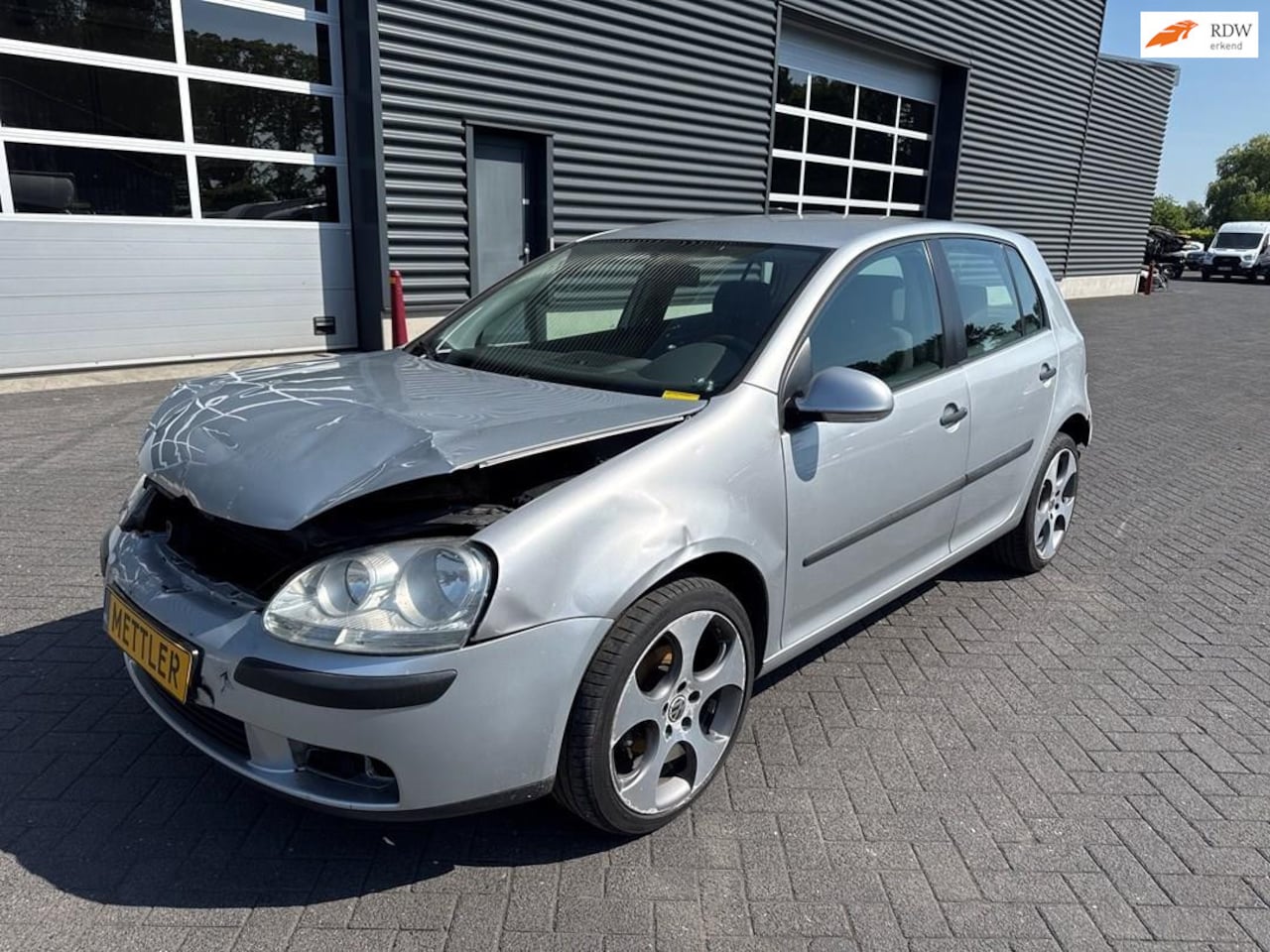 Volkswagen Golf - 1.4 FSI Trendline 1.4 FSI Trendline, Clima, Schadevoertuig - AutoWereld.nl