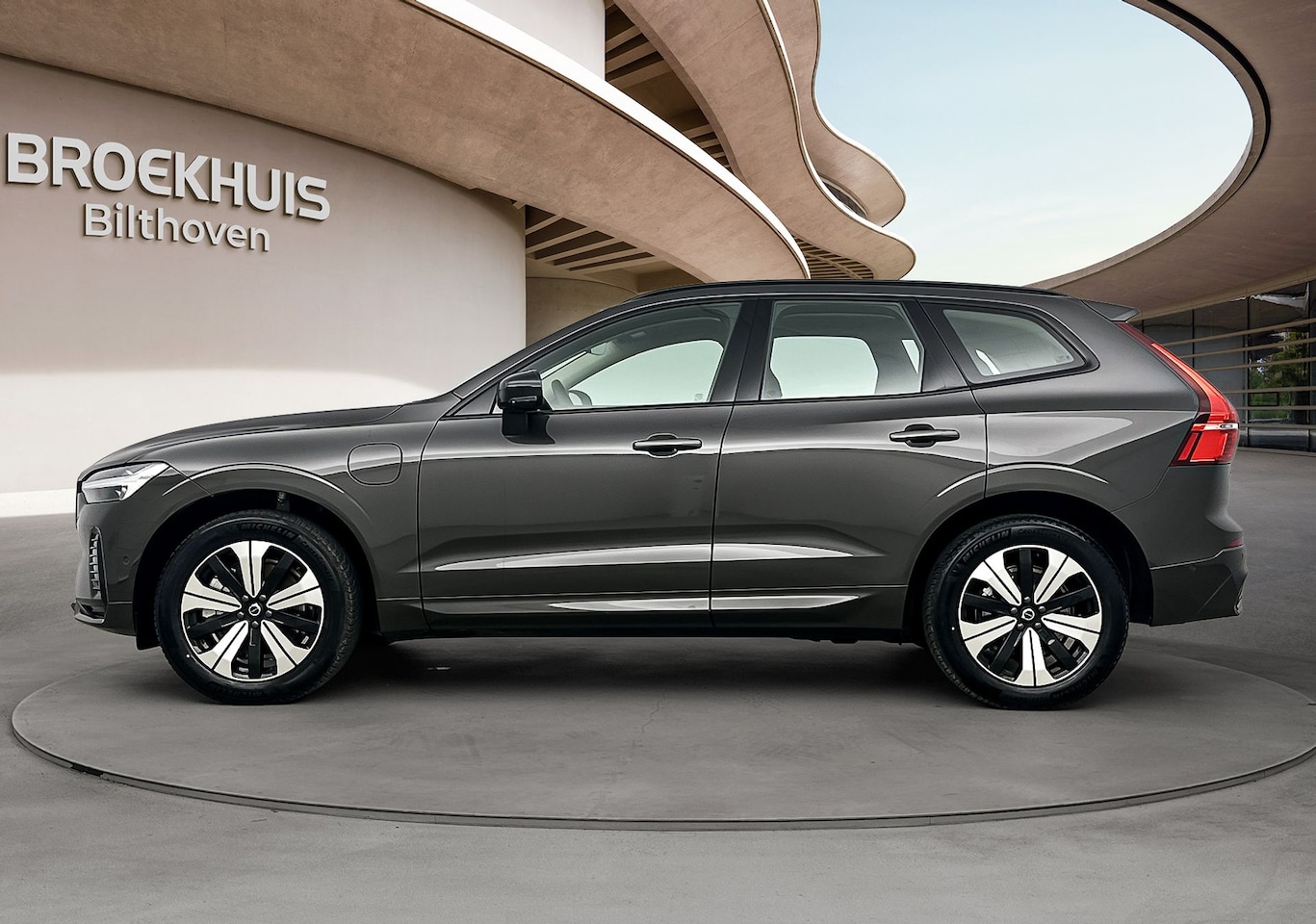 Volvo XC60 - Recharge T6 Plus Dark | Trekhaak | PDC + 360 Camera | Stoel + Stuurverw. | Panoramadak | D - AutoWereld.nl
