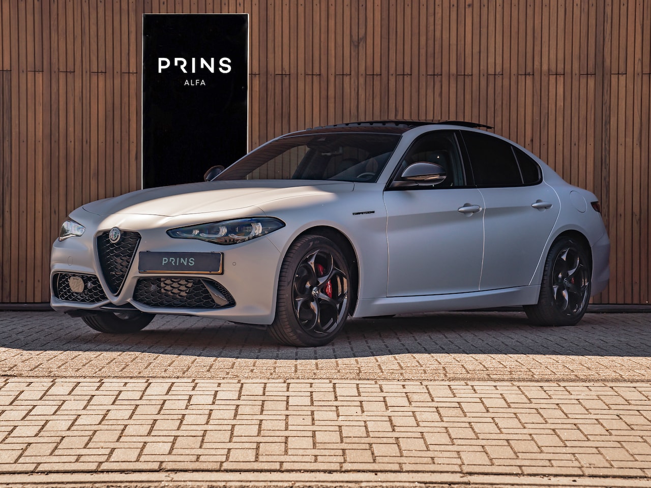 Alfa Romeo Giulia - 2.0T 280pk Q4 Competizione | MY24 | Pano-dak | Harman/Kardon - AutoWereld.nl