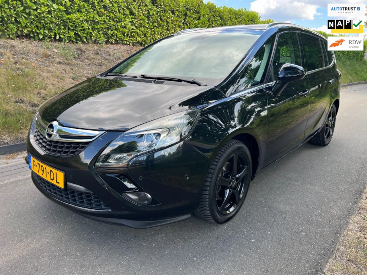 Opel Zafira Tourer - 1.4 Innovation 7p. AUTOMAAT met oa: Clima, Cruisecontrol, Navi, Bt tel. Camera, Stof/leder - AutoWereld.nl