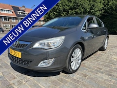 Opel Astra - 1.4 Turbo Cosmo navigatie airco/ecc 5 deurs