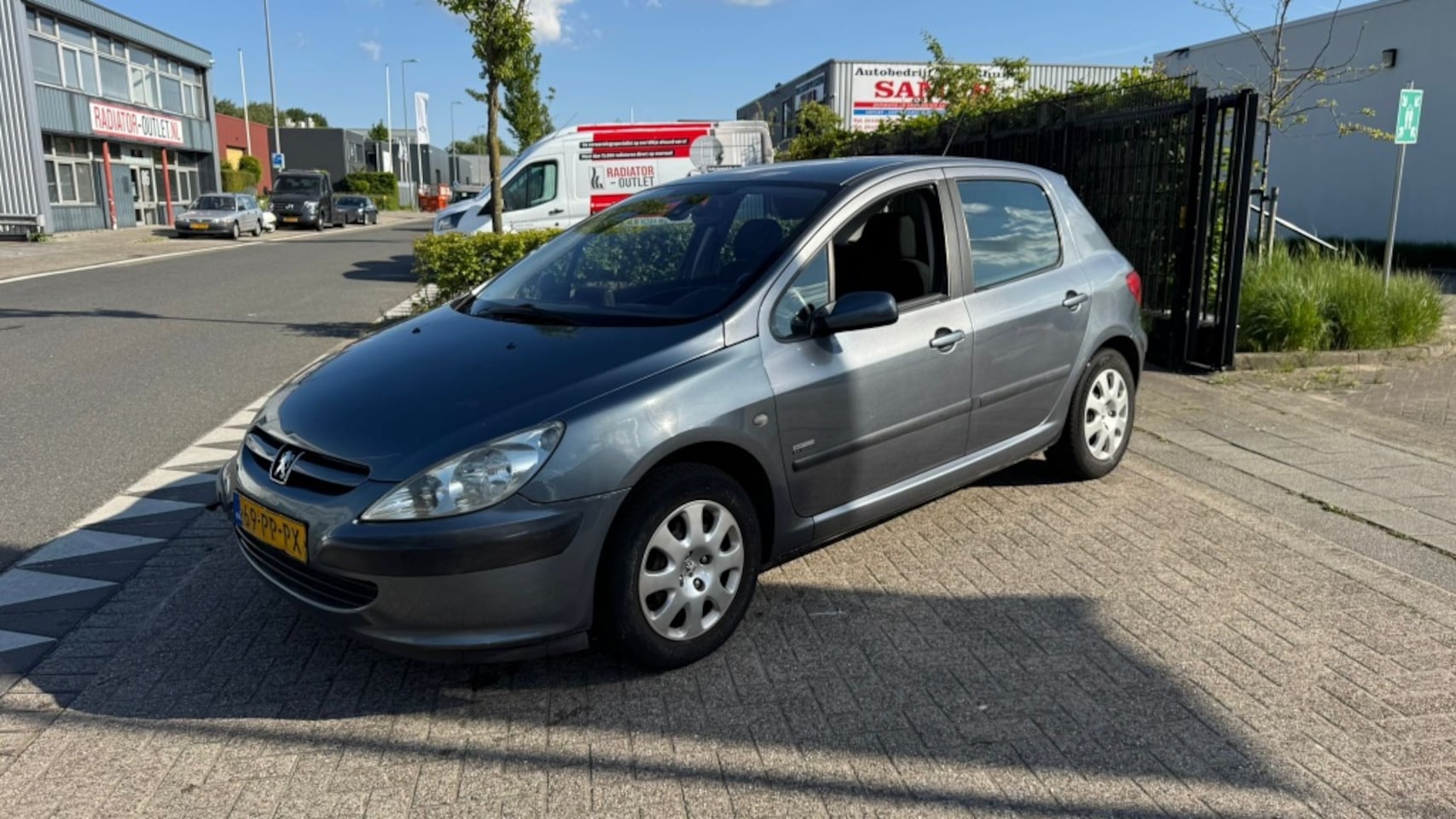 Peugeot 307 - 1.6-16V Navigatie|Clima|Cruise luxe model - AutoWereld.nl
