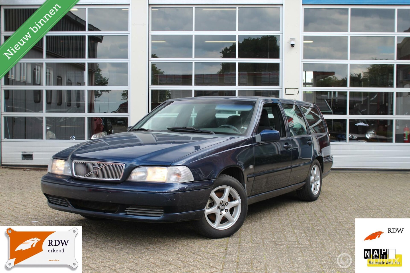 Volvo V70 - 2.5 Sports-Line *LPG-G3* 5 CILINDER APK T/M 11-11-2025! - AutoWereld.nl