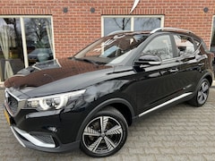 MG ZS - EV Luxury 45 kWh PANODAK / LEER / STOELVERW. / CAMERA / CARPLAY