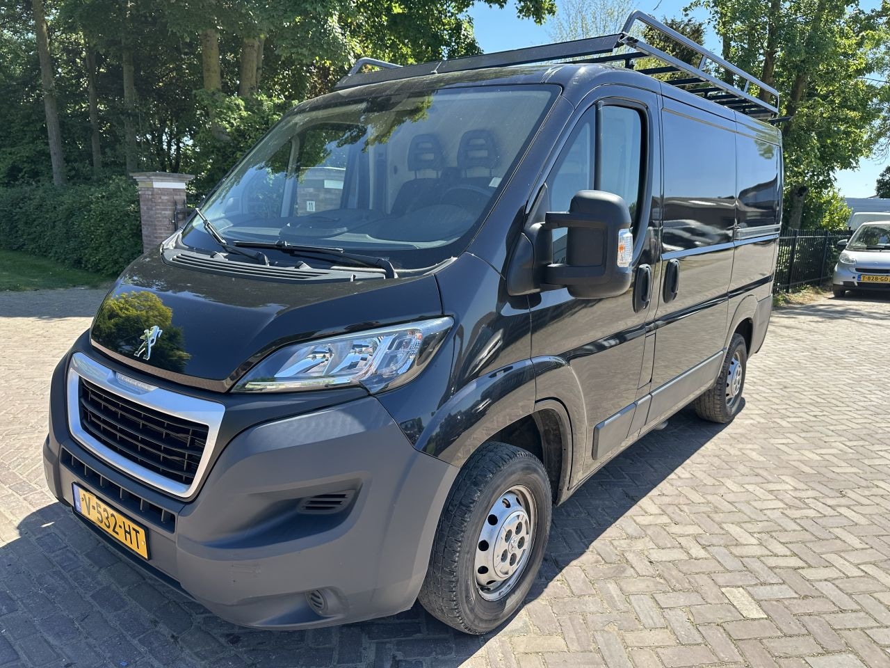 Peugeot Boxer - 330 2.0 BlueHDI L1H1 Premium 330 2.0 BlueHDI L1H1 Premium - AutoWereld.nl
