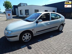 Renault Mégane - 1.6-16V Dynamique