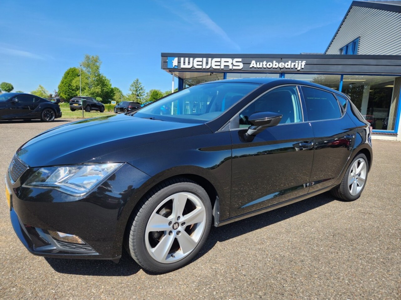 Seat Leon - 1.0 Style Connect, Navigatie, 17 inch, Parkeersensoren, Getint g - AutoWereld.nl