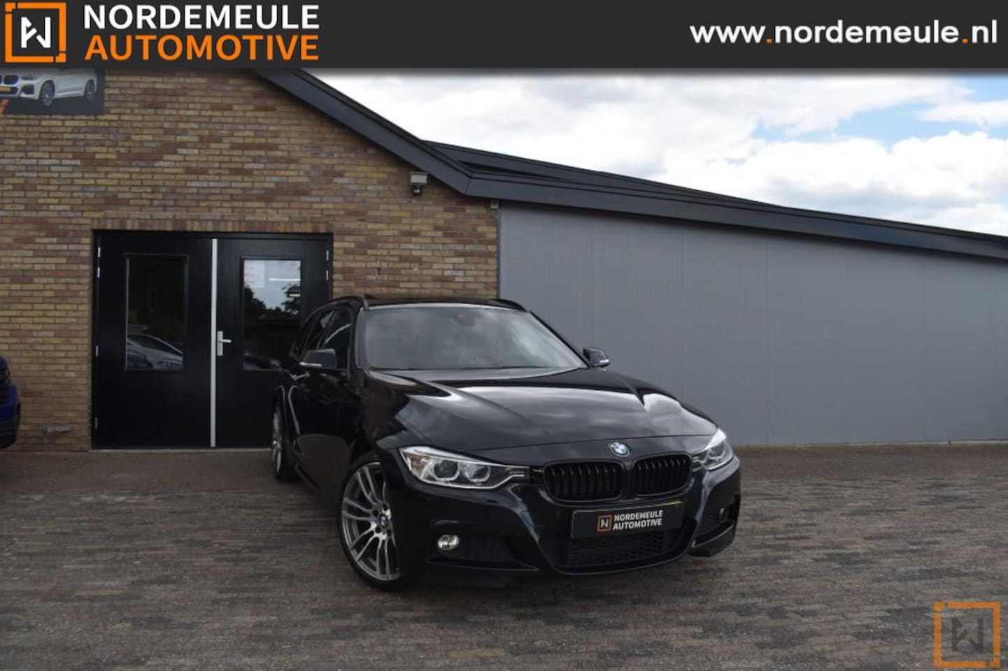 BMW 3-serie - 330d Upgrade Edition 330D UPGRADE EDITION, Xenon, Pano, Trekhaak - AutoWereld.nl