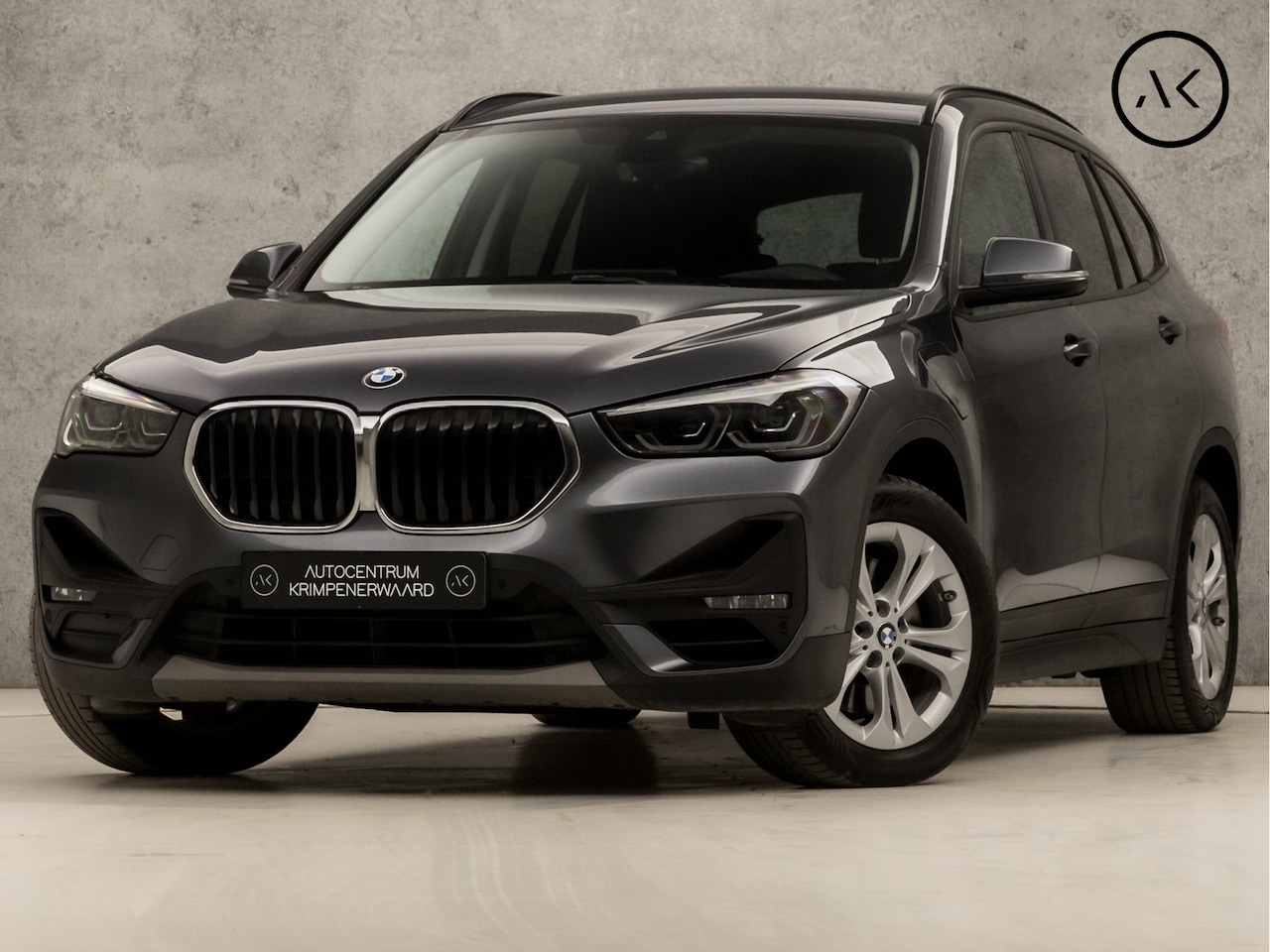 BMW X1 - xDrive25e Sportline 221Pk Automaat (GROOT NAVI, HEAD-UP DISPLAY, DEALER ONDERHOUDEN, LEDER - AutoWereld.nl