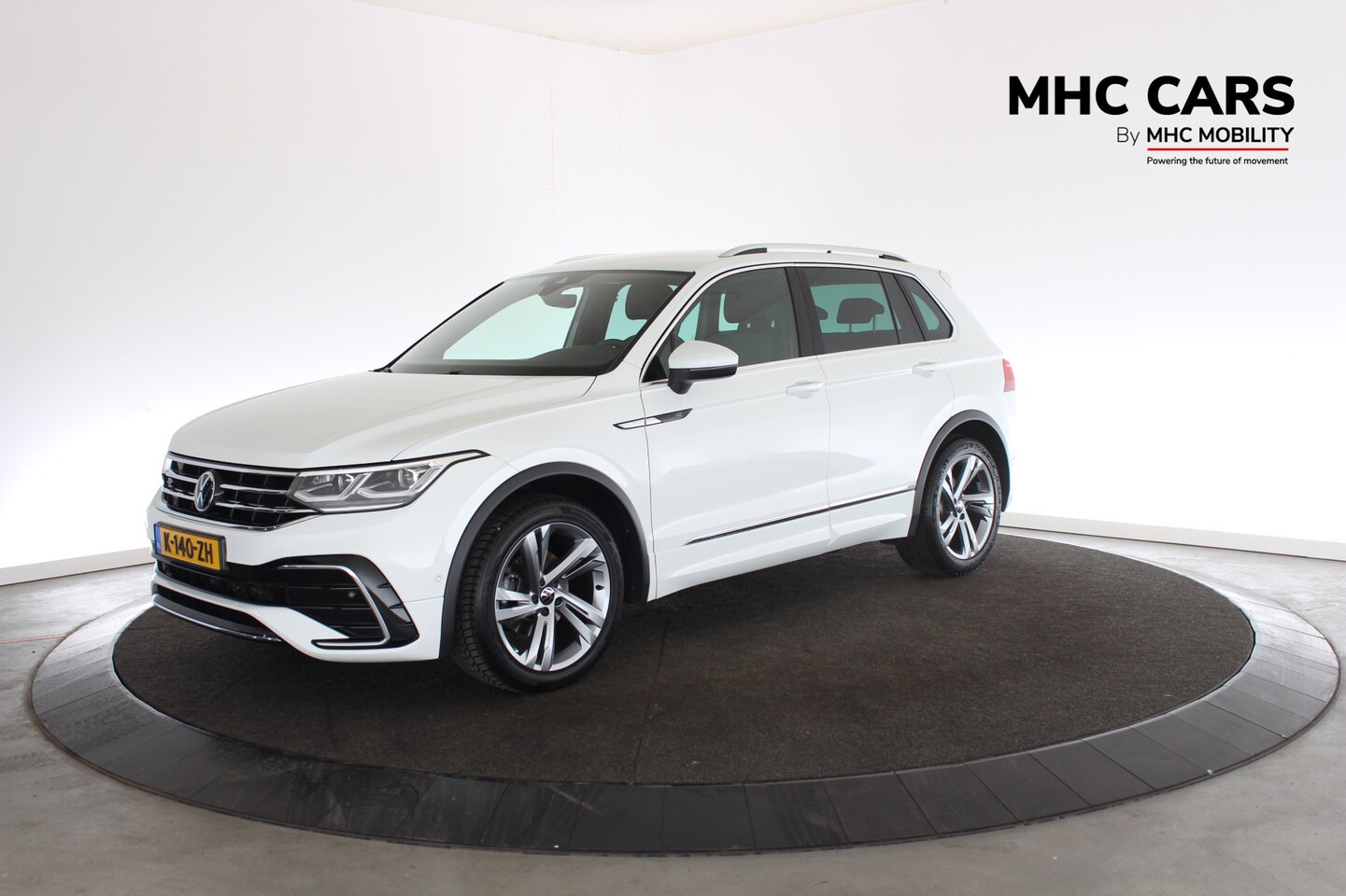 Volkswagen Tiguan - 1.5 TSI R-Line Business+ | H&K | Assistentie pakket | Trekhaak | - AutoWereld.nl