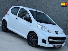 Peugeot 107 - 1.0-12V XR 5 deurs N.A.P Airco Nieuwe Apk