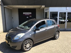 Toyota Yaris - 1.3 VVTi Comfort / AIRCO / 5 DEUREN / ALU VELGEN / DEALER OH / 1e EIGENAAR
