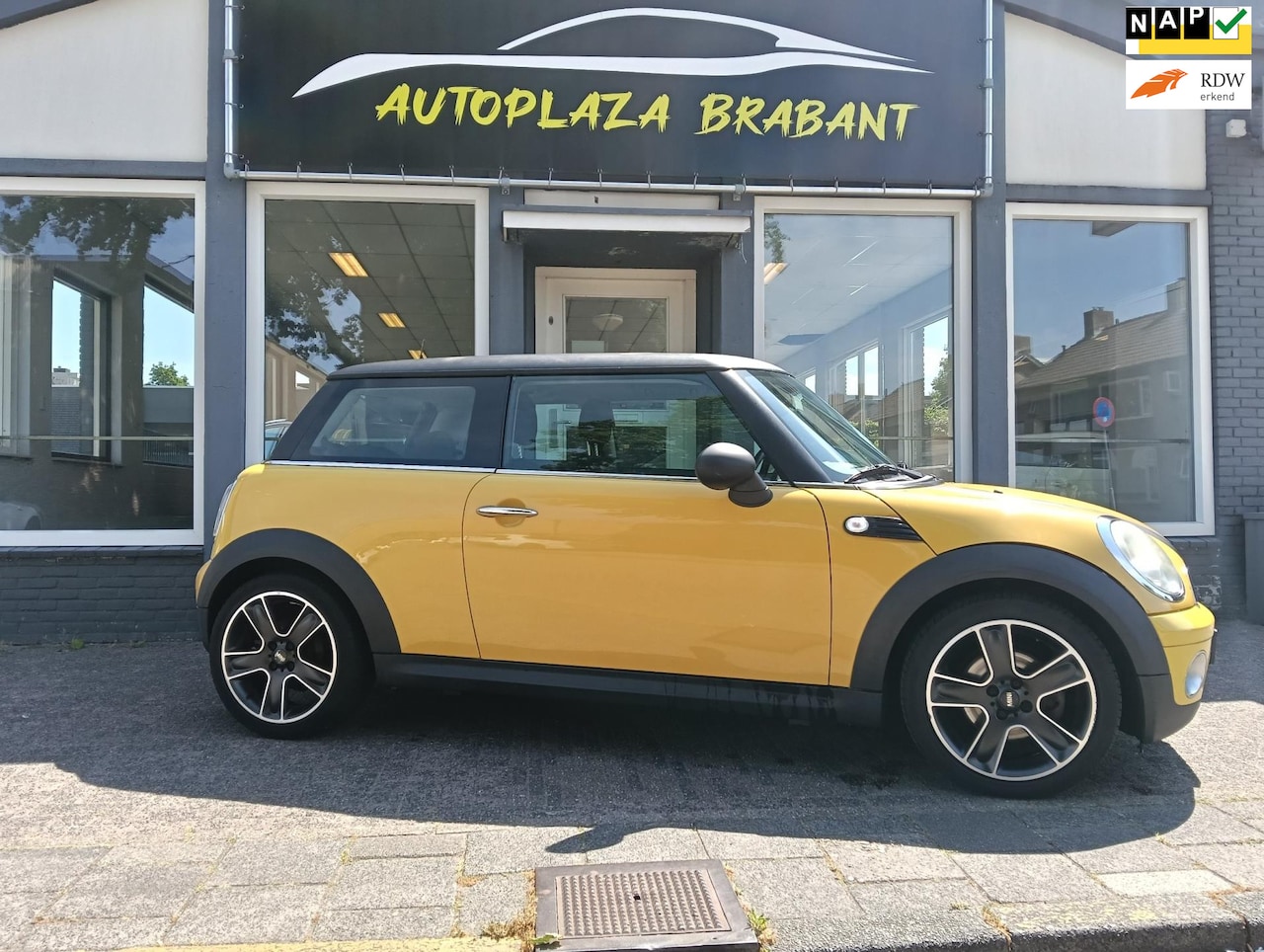 MINI Cooper - Mini 1.6 AIRCO/ STOELVERW/ 17 INCH/ NWE APK - AutoWereld.nl