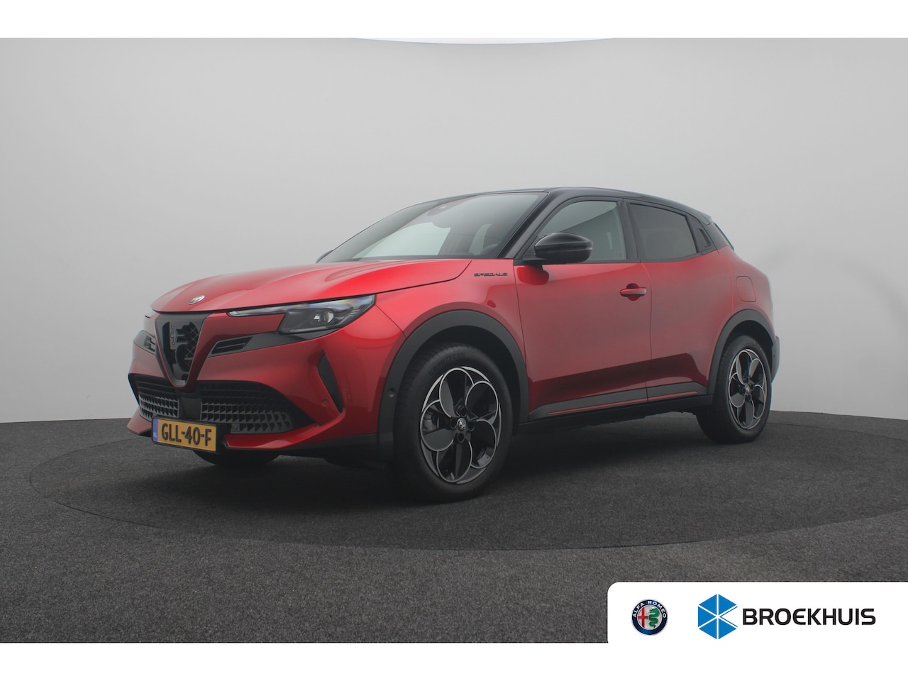 Alfa Romeo Junior - Elettrica Speciale 54 kWh | Achteruitrijcamera | Airco (automatisch) | Apple Carplay/Andro - AutoWereld.nl