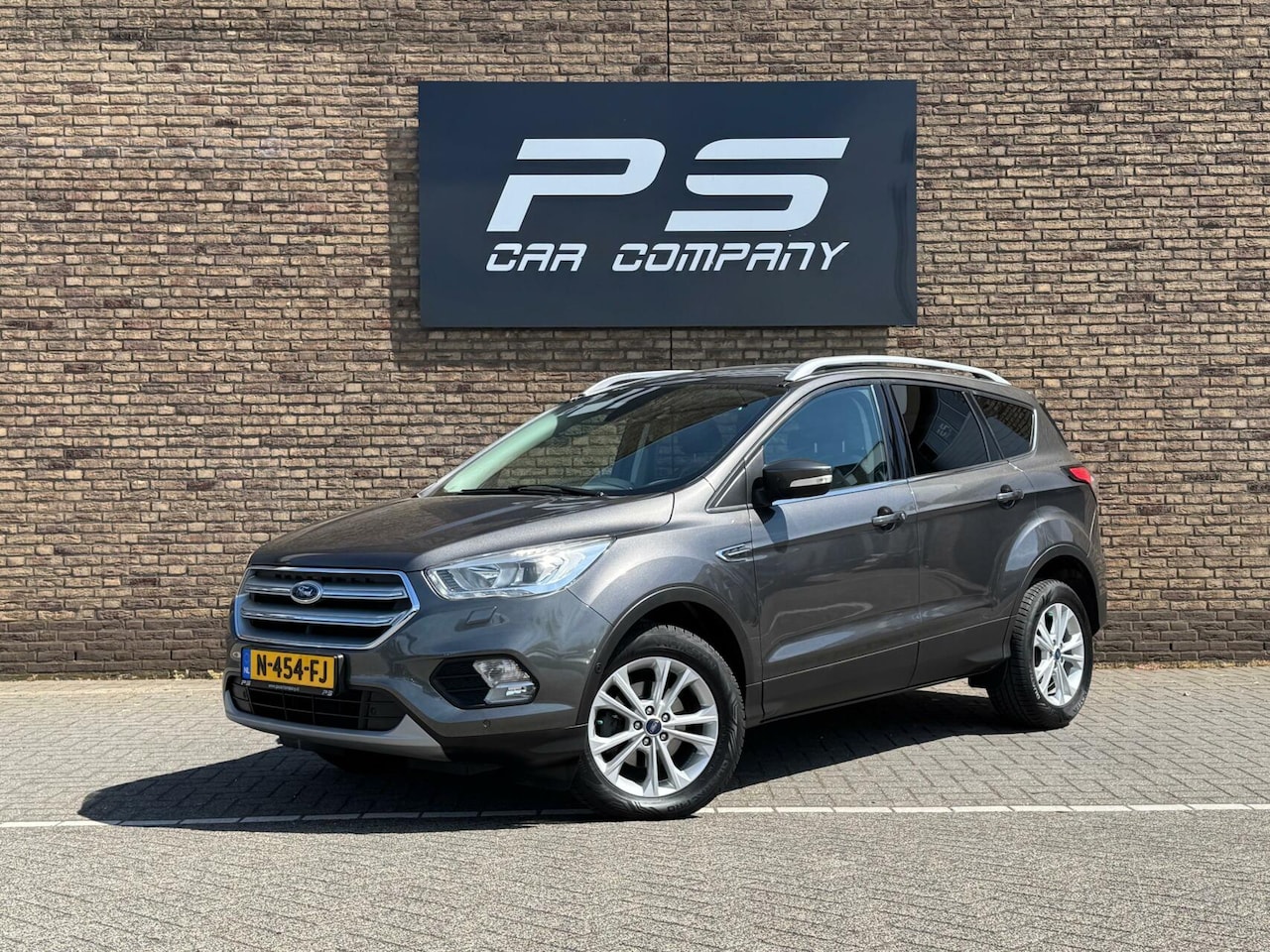 Ford Kuga - 1.5 EcoBoost Titanium 1.5 EcoBoost Titanium,cruise,carplay,airco,Keyless - AutoWereld.nl