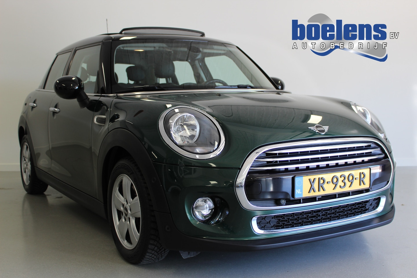 MINI Cooper - Mini 1.5 D | BRITISH RACING GREEN | PANO-DAK | AIRCO | PDC-V/A | CRUISE | LMV | NAVI | - AutoWereld.nl