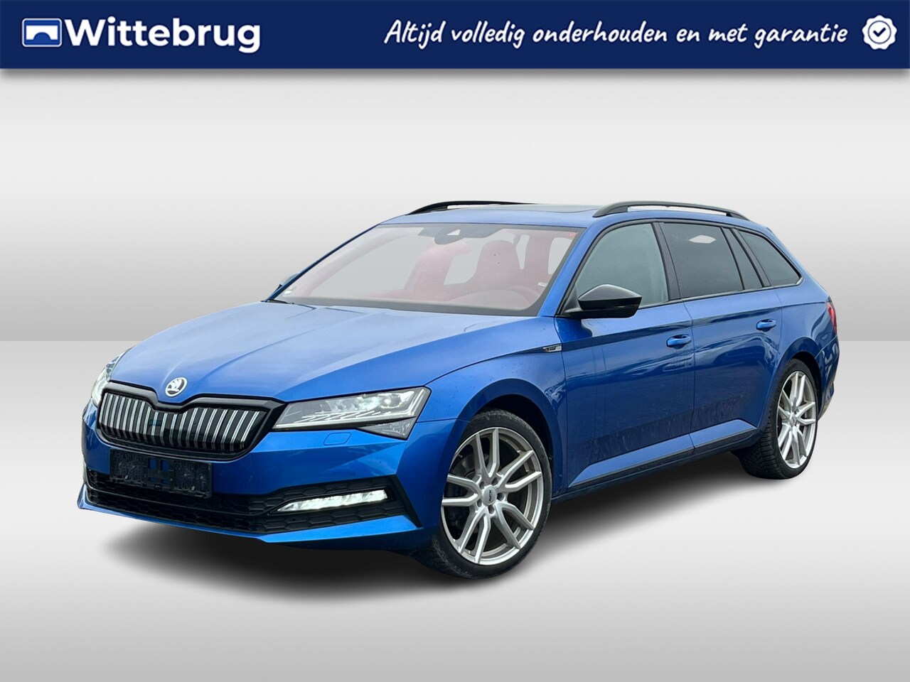 Skoda Superb Combi - 1.4 TSI iV 218pk Sportline DSG Automaat / Panorama dak / LED / NAVI / APP / Camera / Park - AutoWereld.nl