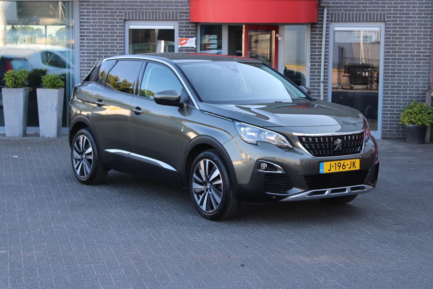 Peugeot 3008 - 1.2 PureTech Blue L. Premium Trekhaak/Camera/Navi - AutoWereld.nl