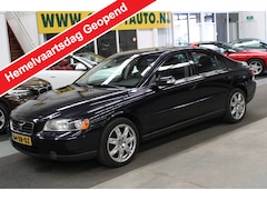 Volvo S60 - 2.4 Drivers Edition Airco, Schuif-/Kanteldak, Cruise control, Trekhaak
