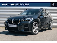 BMW X1 - xDrive25e M Sport Automaat / Panoramadak / Achteruitrijcamera / Sportstoelen / LED / Park