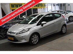 Ford Fiesta - 1.4 Trend Automaat NAP, Airco, Parkeersensoren, Stuurbekrachtiging