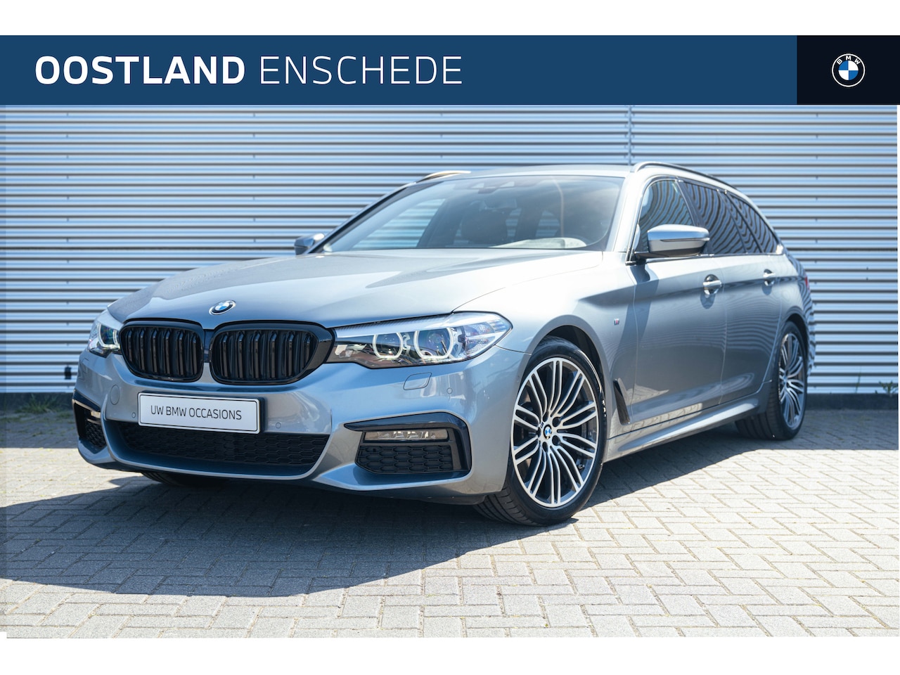 BMW 5-serie Touring - 520i High Executive M Sport Automaat / Sportstoelen / Achteruitrijcamera / Stoelverwarming - AutoWereld.nl
