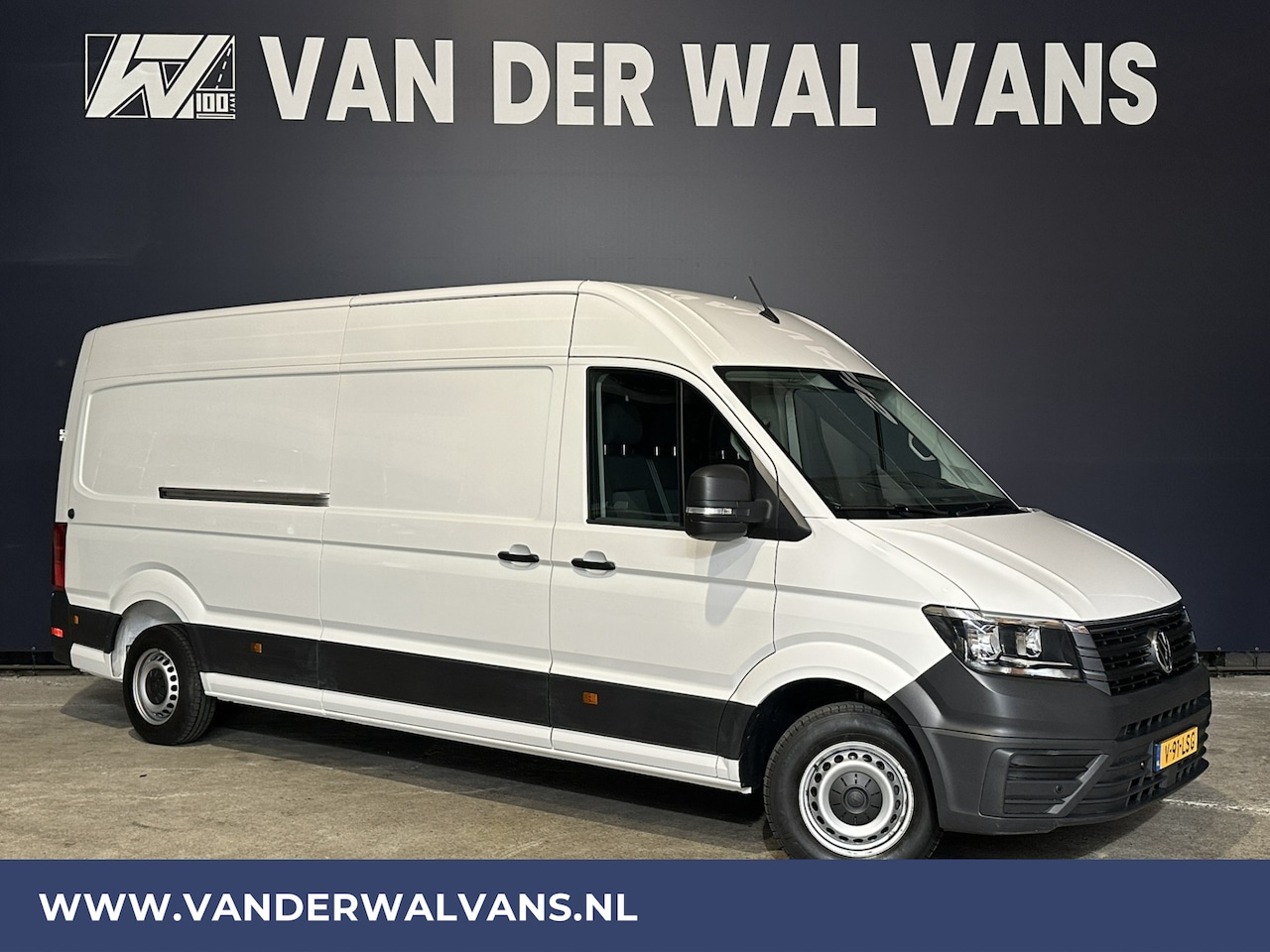 Volkswagen Crafter - 2.0 TDI 140 pk L4H3 L3H2 Euro6 Airco | 2x zijdeur | Camera | Apple Carplay | Android Auto - AutoWereld.nl