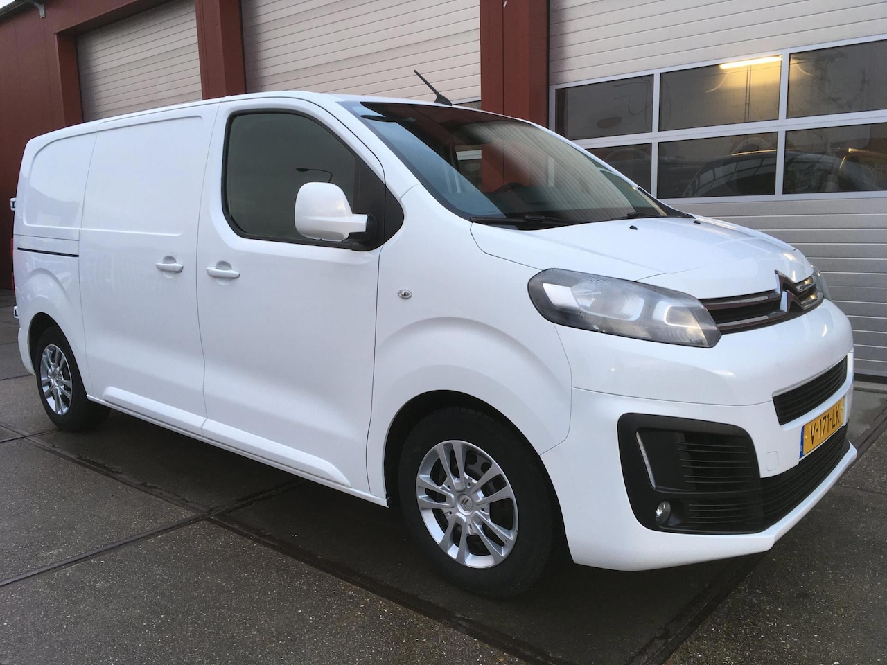 Citroën Jumpy - 2.0 BlueHDI 150 Business M S&S L2 - AutoWereld.nl