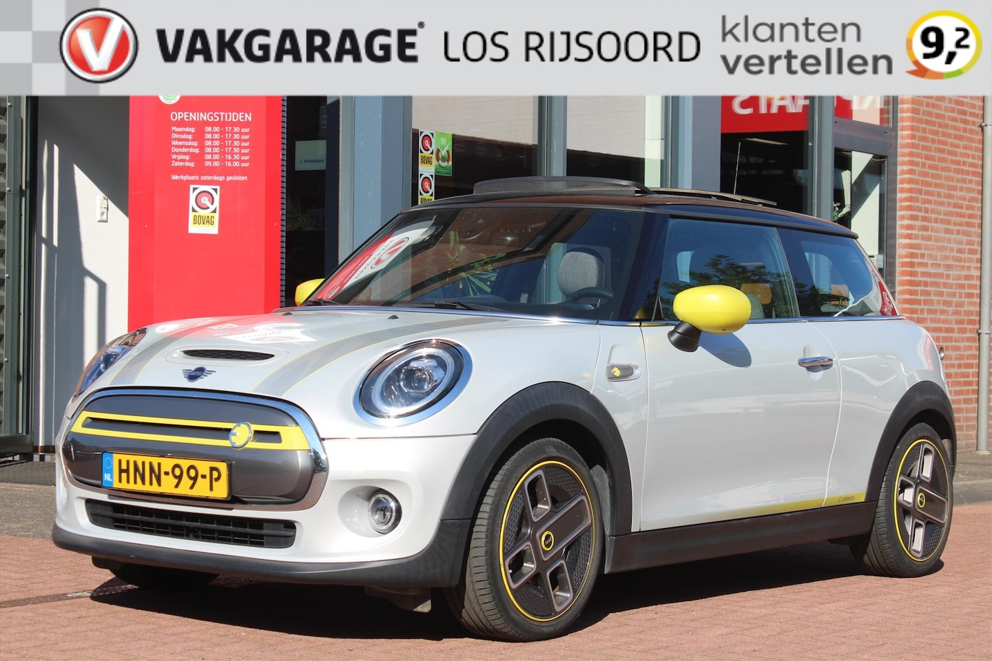 MINI Mini-Electric - 3-Deurs (f56) 33 kWh Aut. Cooper S *Essential* | Schuifdak | Camera | Cruise & Climate Con - AutoWereld.nl
