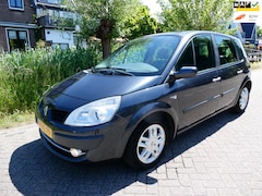 Renault Scénic - 1.6-16V Privilège Comfort Clima Trekhaak 1300kg Historie