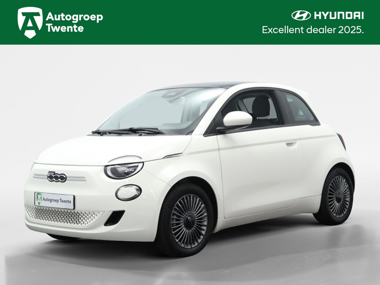 Fiat 500 - Icon 42 kWh | Panoramadak | Navigatie - AutoWereld.nl