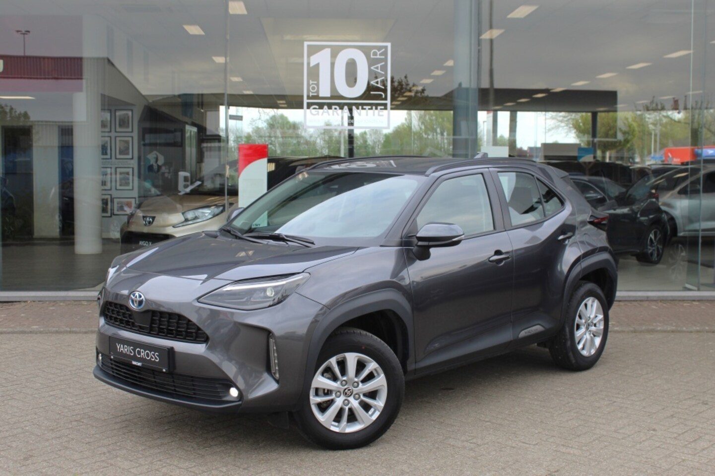 Toyota Yaris Cross - 1.5 Hybrid Dynamic | Navi | HUD | El. Achterklep | Keyless Entry - AutoWereld.nl