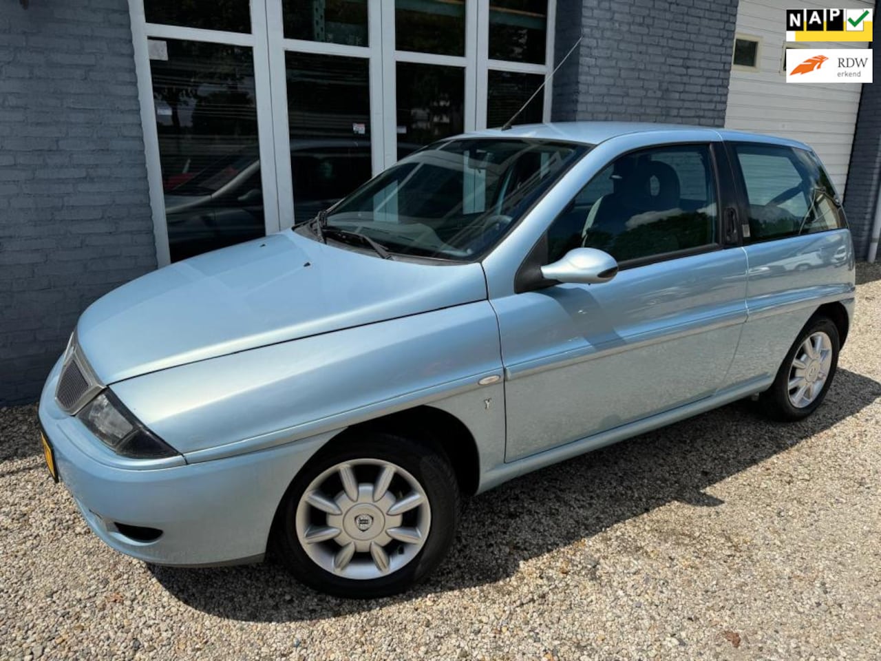 Lancia Y(psilon) - Ypsilon 1.2 Vanity MET AIRCO EN NIEUWE APK - AutoWereld.nl